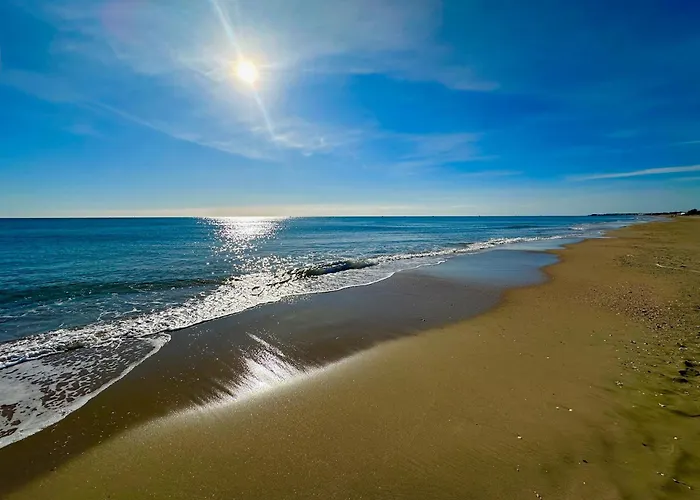 Le Sunset Marseillan-plage, Entre Et Lagune De Thau, Etape Velo, Famille, Couple, Vrp, Toutou Admis, Jardin, Parking Prive Gratuit, Velos, Clim, Wifi Fibre Gratuite, Commodites, Et Piste Cyclable A Proximite, 6 Couchages Nous Cont Apartman Marseillan